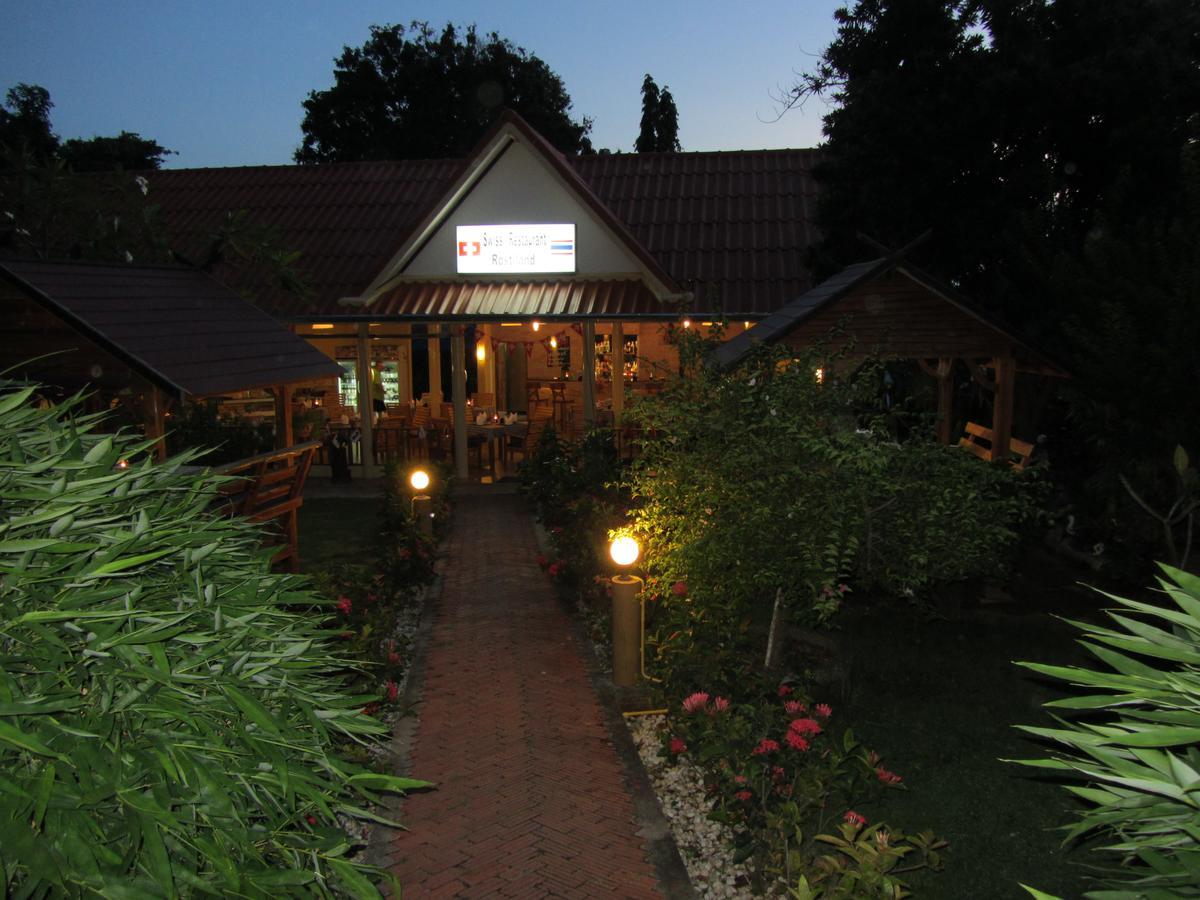 Flower Paradise Bungalows & Swiss Restaurant Roestiland 라마이비치 외부 사진